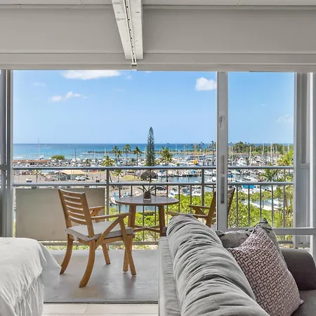 Oceanfront Oasis In Ilikai Hotel Apts